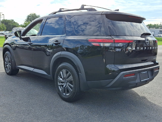 Used 2024 Nissan Pathfinder SV AWD/4WD image 7