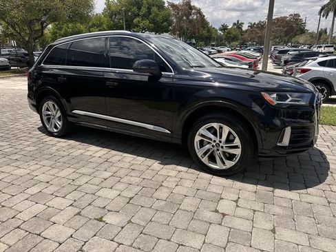 Used 2021 Audi Q7 3.0T Premium Plus w/ Premium Plus Package AWD/4WD image 15