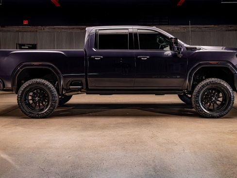 Used 2025 GMC Sierra 2500 Denali Ultimate image 11