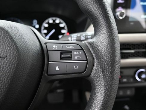 New 2026 Honda HR-V LX image 17