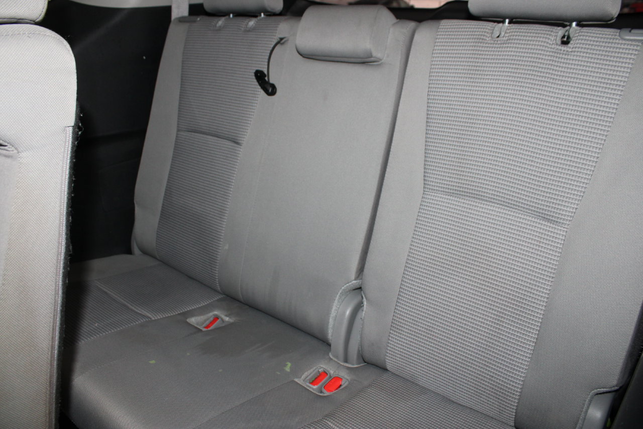 Used 2024 Toyota Highlander LE AWD/4WD image 21
