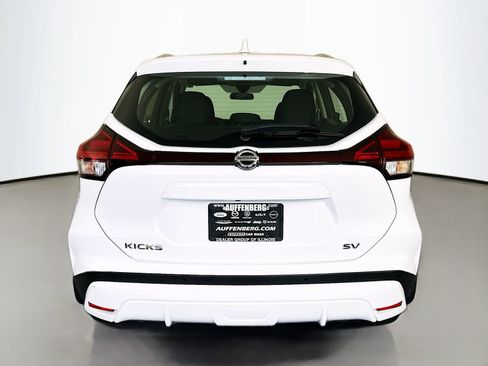 Used 2021 Nissan Kicks SV FWD image 6