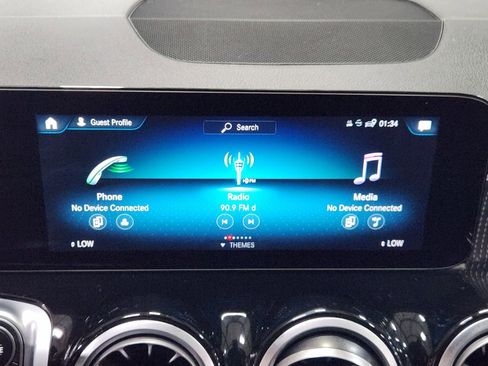 Used 2022 Mercedes-Benz GLB 250 image 30