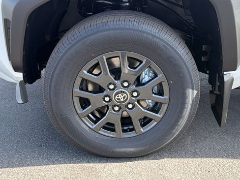 New 2026 Toyota 4Runner SR5 AWD/4WD image 9