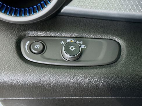 Used 2025 Chevrolet Trax LS image 16