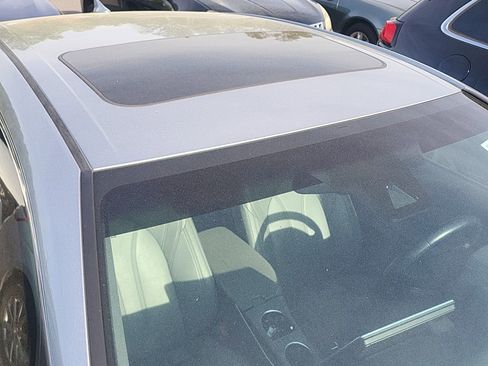 Used 2020 Toyota Avalon XLE w/ Moonroof Package image 5