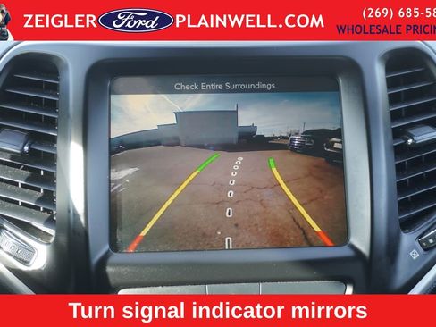 Used 2016 Jeep Cherokee Limited image 19