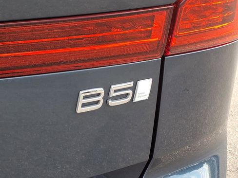 Certified 2023 Volvo XC60 B5 Plus FWD image 6