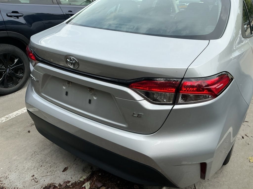 Used 2025 Toyota Corolla LE FWD image 6
