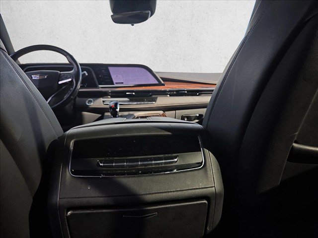 Used 2023 Cadillac Escalade Premium Luxury AWD/4WD image 18