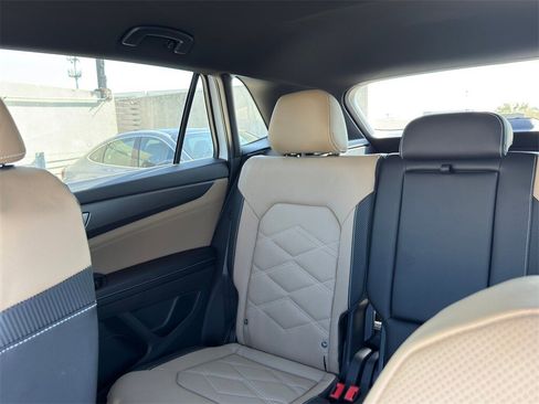 New 2026 Volkswagen Atlas Cross Sport SE image 18