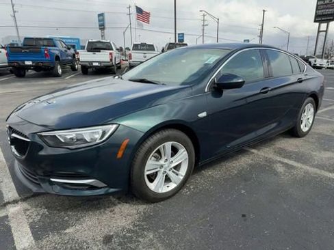 Used 2018 Buick Regal Preferred w/ Sights and Sounds Package image 4
