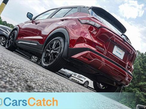 Used 2022 Nissan Kicks SR w/ Premium Package FWD image 5
