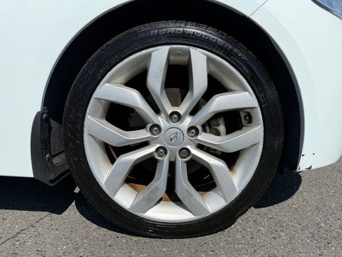 Used 2013 Hyundai Veloster w/ Style Pkg FWD image 11