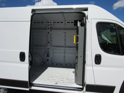 Used 2023 RAM ProMaster 2500 image 12