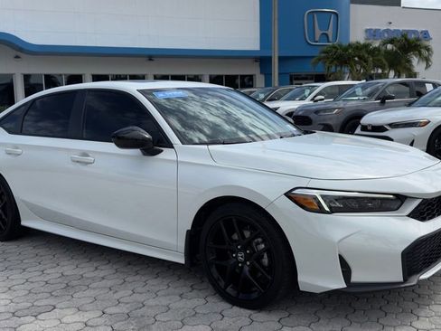 Used 2025 Honda Civic Sport image 14