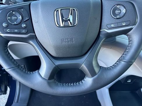 Used 2023 Honda Odyssey EX-L image 7