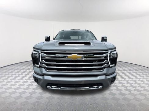 Used 2024 Chevrolet Silverado 2500 High Country w/ High Country Premium Package AWD/4WD image 2