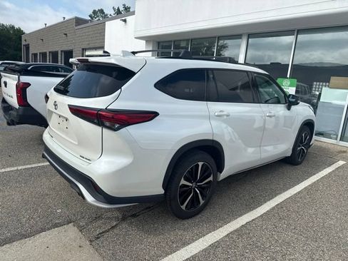 Used 2021 Toyota Highlander XSE AWD/4WD image 5