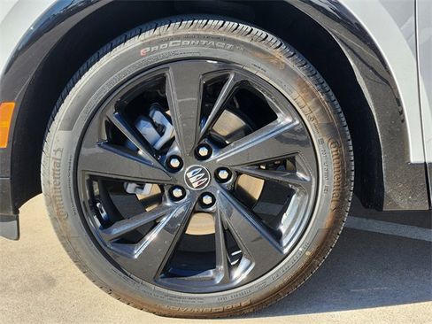 Certified 2025 Buick Envision Sport Touring image 7