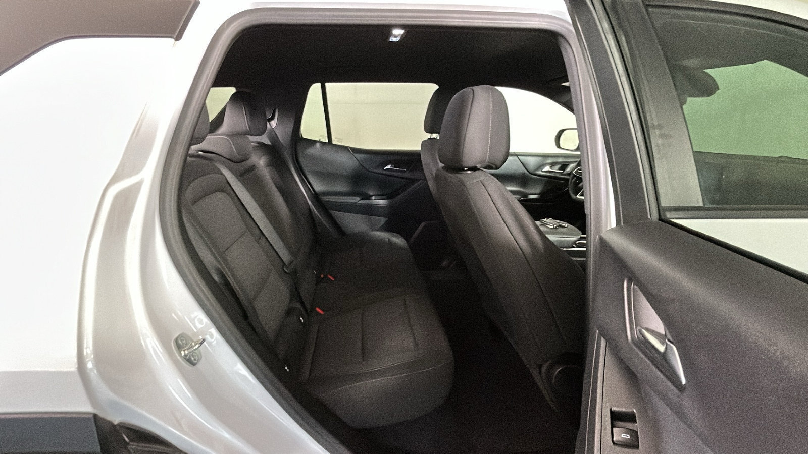 Used 2026 Chevrolet Equinox LT w/ LPO, Floor Liner Package FWD image 34