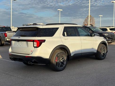 New 2026 Ford Explorer ST image 3
