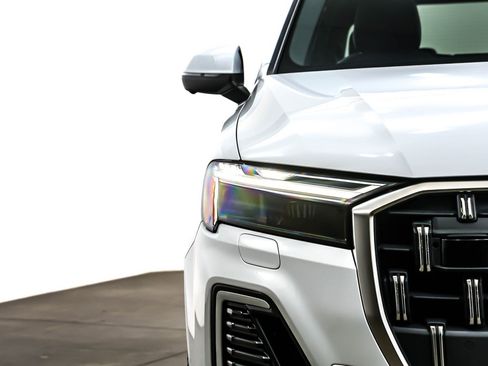 Used 2025 Audi Q7 2.0T Premium w/ Convenience Package image 14