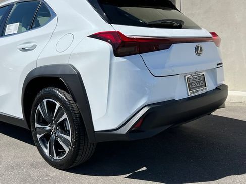 New 2026 Lexus UX 300h FWD image 8