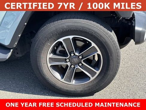 Used 2023 Jeep Wrangler Unlimited Sahara AWD/4WD image 7