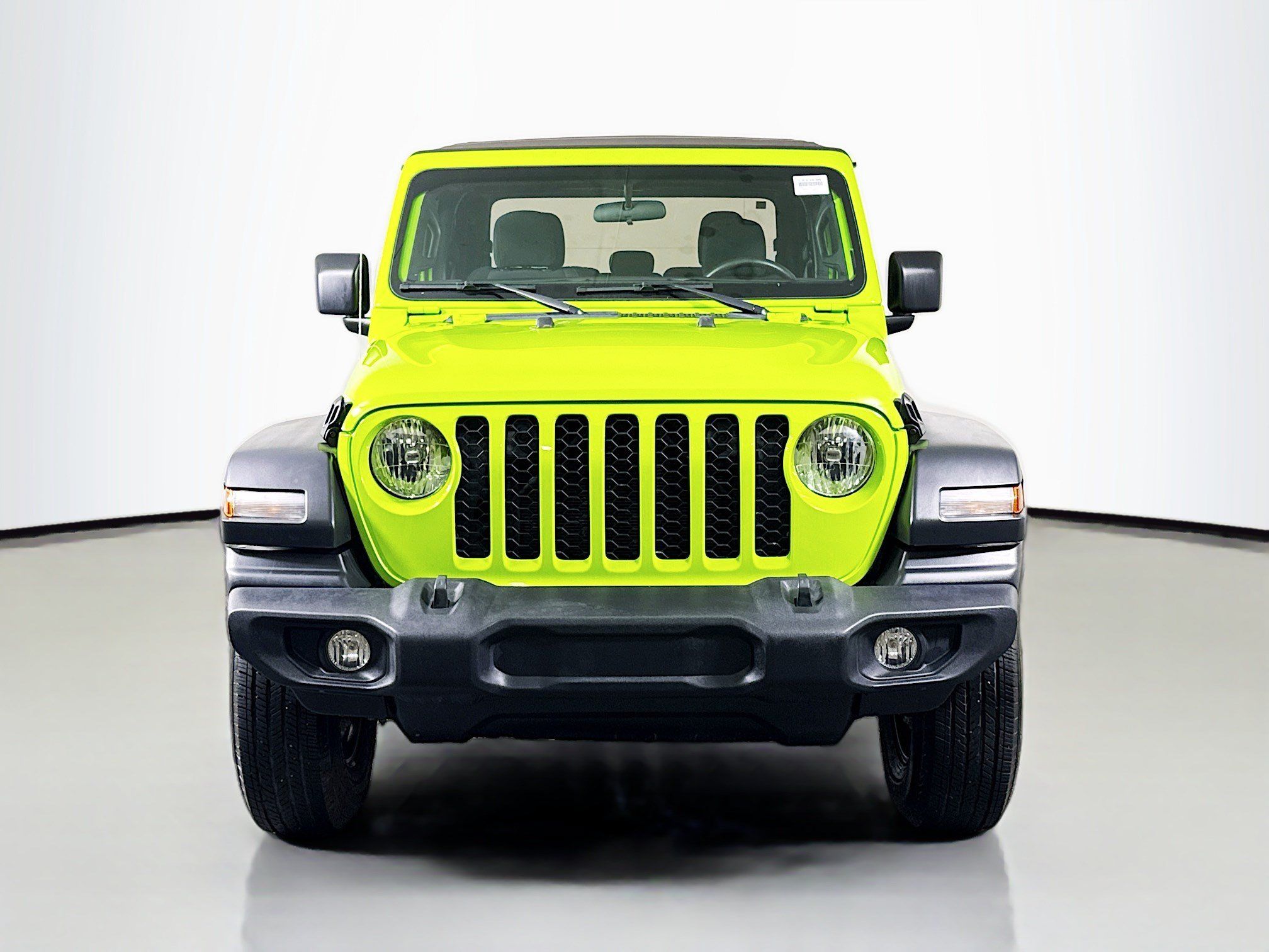 Used 2021 Jeep Gladiator Sport AWD/4WD image 2