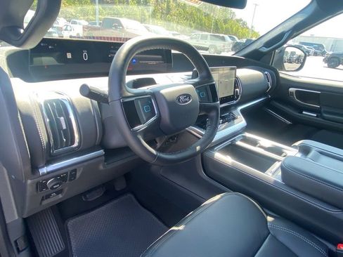 New 2026 Ford Expedition Platinum w/ Stealth Appearance Package AWD/4WD image 9