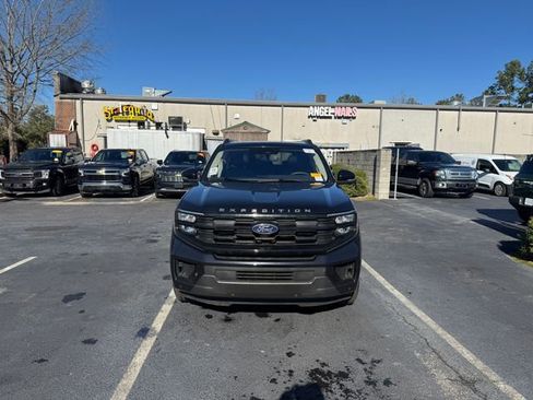 Used 2025 Ford Expedition Max Active image 3