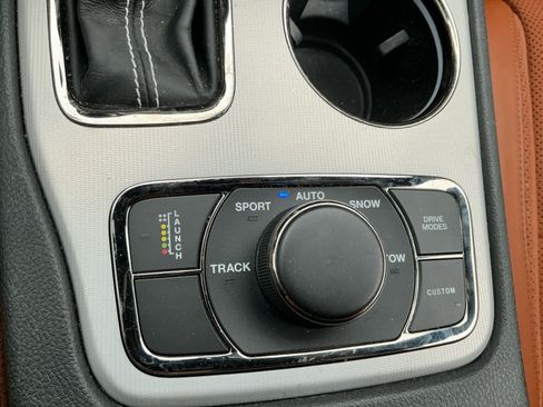 Used 2018 Jeep Grand Cherokee Trackhawk AWD/4WD image 18