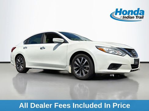 Used 2017 Nissan Altima 2.5 SV FWD image 1