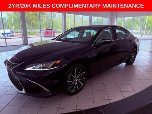 Certified 2025 Lexus ES 350 w/ Premium Package image 3