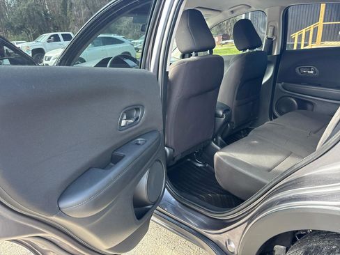 Used 2017 Honda HR-V LX image 12