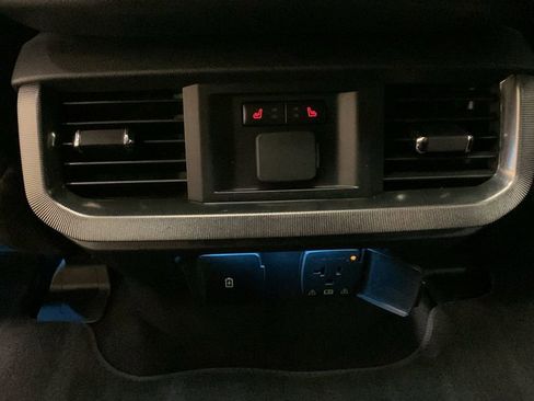 Certified 2024 Ford F150 Platinum w/ Equipment Group 702A High image 28