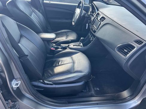 Used 2013 Chrysler 200 Limited w/ Sun/Sound Group FWD image 4
