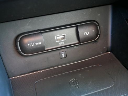 Certified 2022 Kia Niro Touring Special Edition image 32