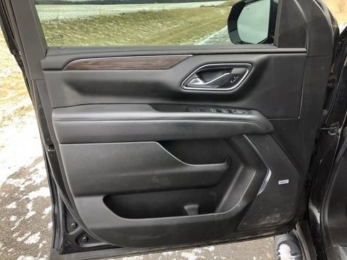 Used 2022 Chevrolet Suburban Z71 w/ Z71 Off-Road Package image 10