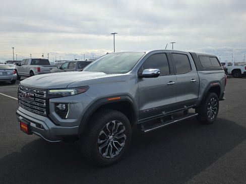 Used 2023 GMC Canyon Denali AWD/4WD image 3
