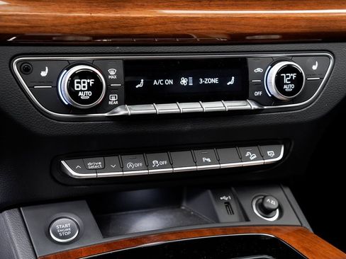 Used 2023 Audi Q5 2.0T Premium w/ Convenience Package image 17