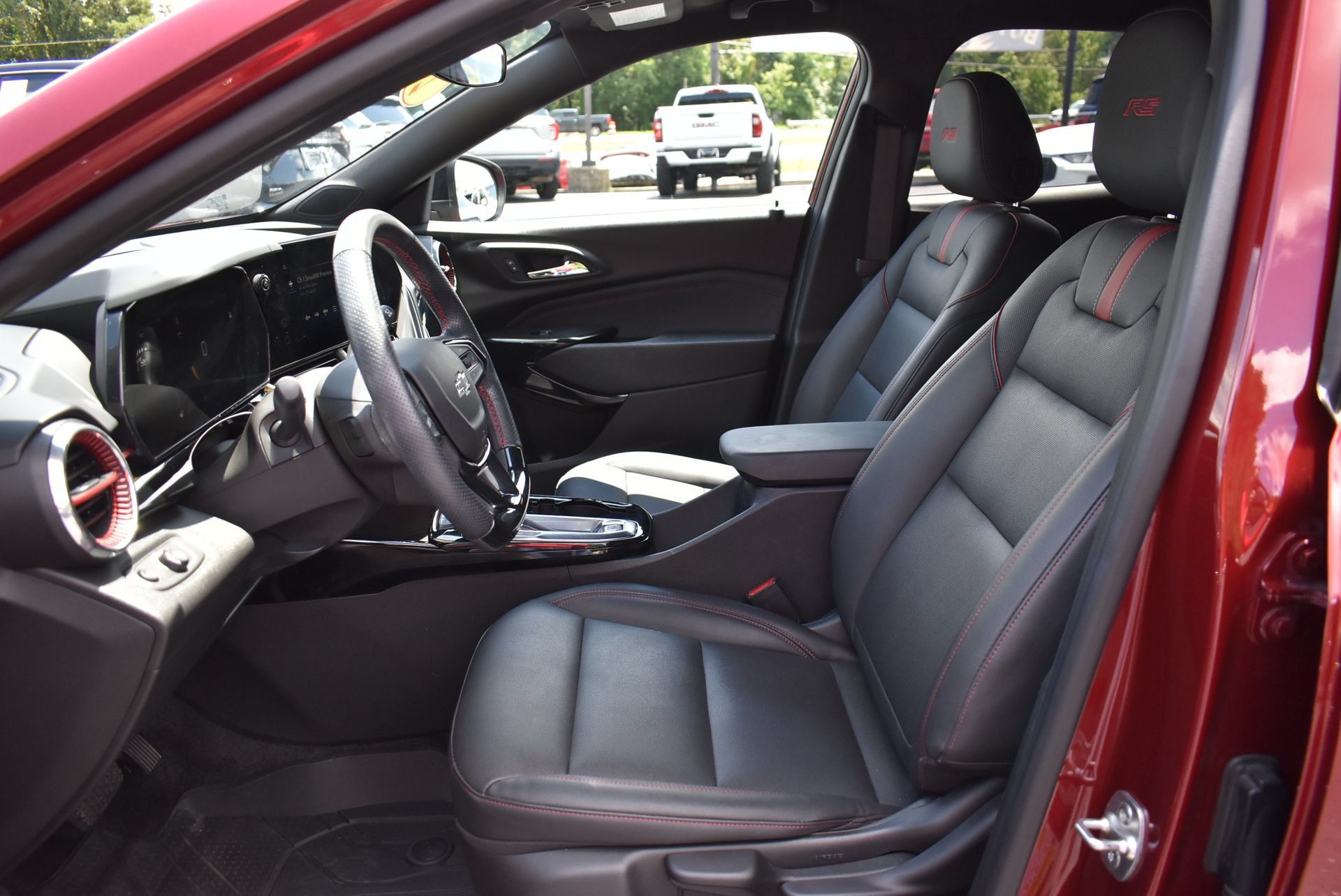 Used 2024 Chevrolet Trax RS w/ Driver Confidence Package FWD image 14