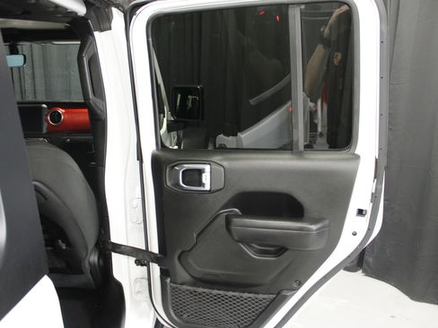 Used 2021 Jeep Wrangler Unlimited Rubicon image 28