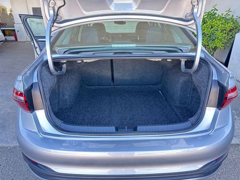 Used 2025 Volkswagen Jetta SE image 31