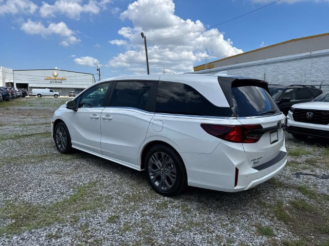 New 2027 Honda Odyssey Touring image 2