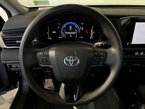 Certified 2025 Toyota Camry LE image 9