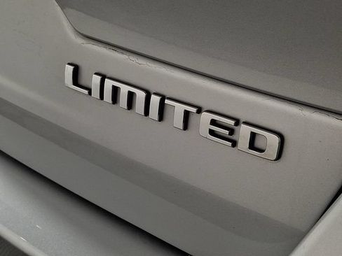Used 2022 Jeep Grand Cherokee Limited AWD/4WD image 32