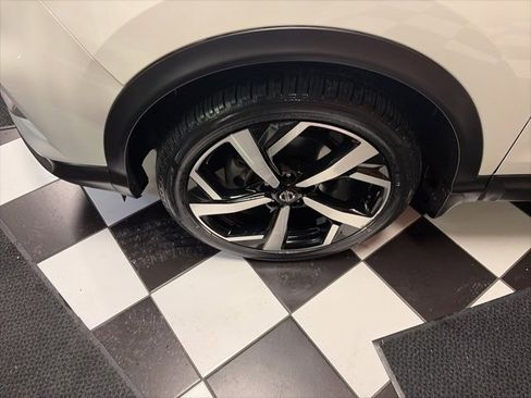 Used 2021 Nissan Rogue Sport SL w/ Premium Package image 4