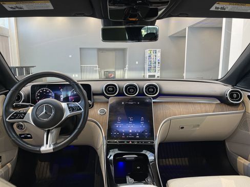 Used 2023 Mercedes-Benz C 300 4MATIC Sedan image 32